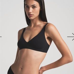 SKIMS Naked Plunge Bra / Bralette Black Onyx